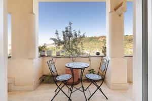 Vintage Penthouse with Panoramic St Peter View