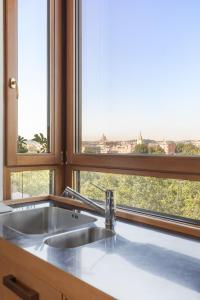 Vintage Penthouse with Panoramic St Peter View