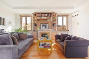Vintage Penthouse with Panoramic St Peter View