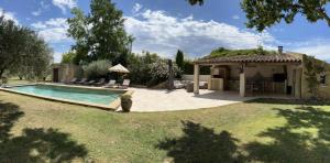 Superbe Appartement dans un Pigeonnier au sein dun mas du 18ème