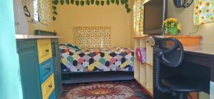 Truck Caravan Rustic Sunflower