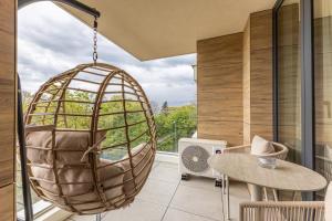 Azur Panorama 1BR w Garage | 5 Min Walk to Beach