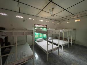 Alas bay hostel n rooms