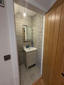 Windsor Flat 90A