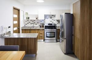 Penthouse Moderno cercano al Homs y Aeropuerto con Piscina