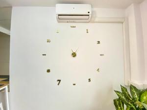 Family Apartment near Metro Blue Line