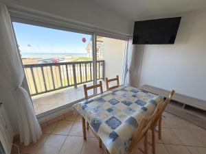 T2 proche du port - vue sur la mer
