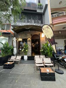 KnK Inn Boutique Hotel and Rooftop Sports Pub