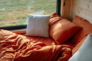 Secluded cabin with sunset views, Kent AONB