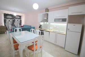 Saranda Point Apartments