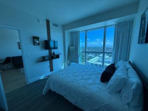 Downtown Skyline Suite- Breathtaking view