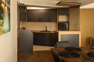Zebra Family Apartments - Free Parking, Fast Wi-Fi, New Building