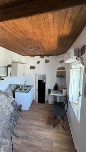 Camaraki Castle House , Chora Serifos