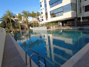 Cód 98 - Belissímo apartamento á 280m do mar