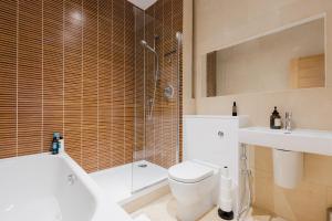 Luxury 3BDR Home with Terrace in West London
