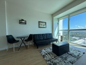 Downtown Skyline Suite- Breathtaking view