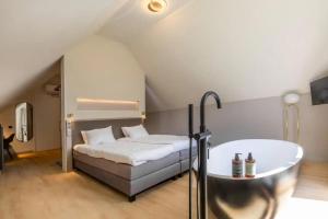 Cozmoss Hotel
