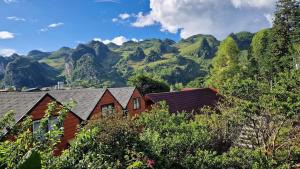 Plum Hillside Lodge