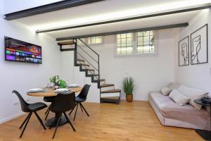 Loft Two Towers Historic Center - 2 BR 2BA - Patio