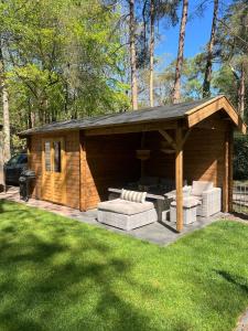 Luxurious family chalet De Boschrand with private Jacuzzi