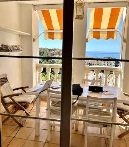 Apartamento familiar con vistas al mar a 300m de la playa