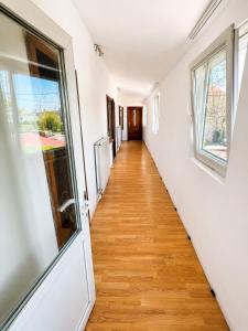 Casa Spațioasă, 4 dormitoare, zonă centrală, lângă Shopping Park Brăila
