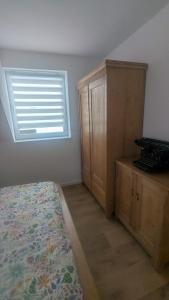 Gästezimmer in Einfamilienhaus mit großem Garten