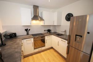 Friars Gate Central 2-Bed Apartment with Free Parking