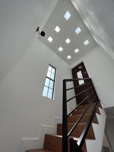 Casa de las Azucenas - Modern 3BR Home with Rooftop & Mountain Views
