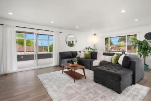 Maple Leaf Modern Retreat with EV Charger