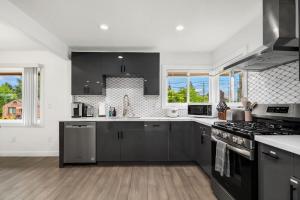 Maple Leaf Modern Retreat with EV Charger