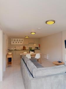105 beach lodge millendreath