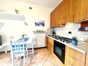 Azzurra Charming Apartment • Walk to Lake