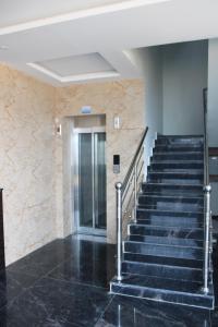 Thenmozhi Grand Inn
