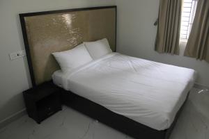 Thenmozhi Grand Inn