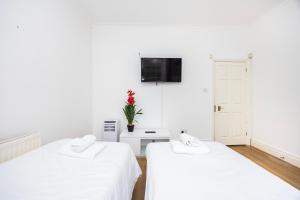 Larger Groups Apartment close to Excel CanaryWharf 02 with Parking