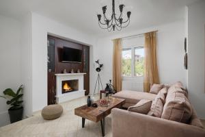 Estia Project, Pool - Billiards - Jacuzzi