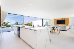 Siam Blue 1, Heated Pool, Sea views, BBQ