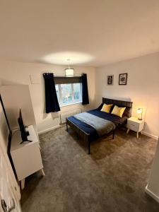 Modern House - Parking - Leisure - Professional