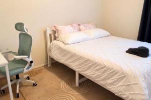 Private Room in Springfield Parking