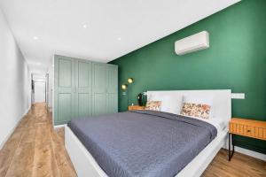 Sunny 2-bedroom duplex with terrace & ocean views in Los Cristianos