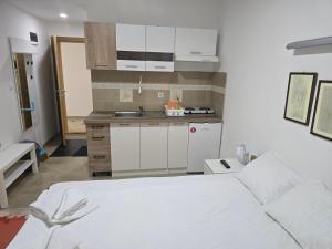 APARTMANSKI SMEŠTAJ SOLARIS kod Aqua Parka STUDIO APARTMANI