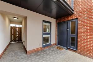 Elegant 3BR Home Sleeps 6 Parking