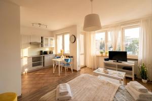 PiotrApartments - Mokotów Broniwoja - Stylish Studio near Metro