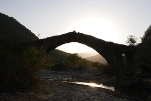 Guest House Nuhellari - Family stay & Breakfast near Osumi Canyons