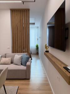 Paris and Eneas Studios