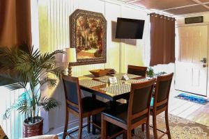 Sneads Ferry Vacation Rental Studio w Water Views