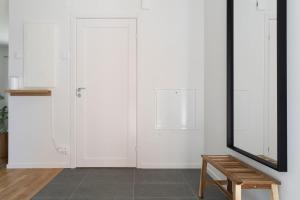 Comfortable Sunny 2 Bedroom Home with Workspace