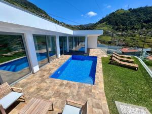Villa Fjord Sea and Mountain View