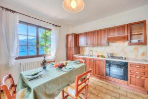 Casa Serena park and Lake View - Happy Rentals